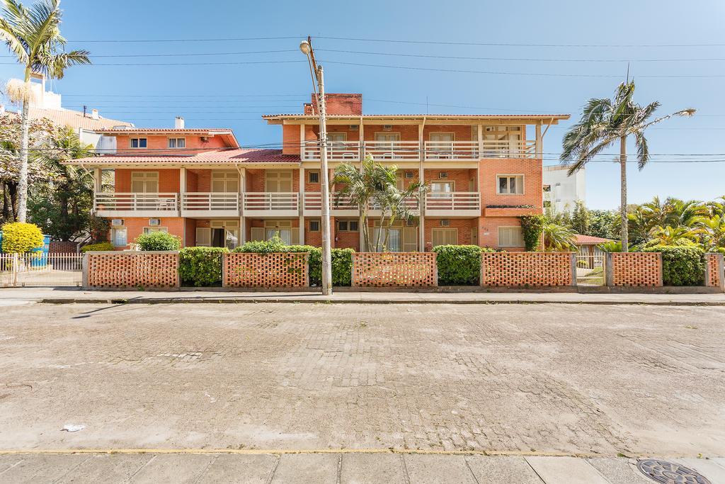 Pousada Residencial Alamandas Hotel ฟลอเรียนอโปลิส ภายนอก รูปภาพ